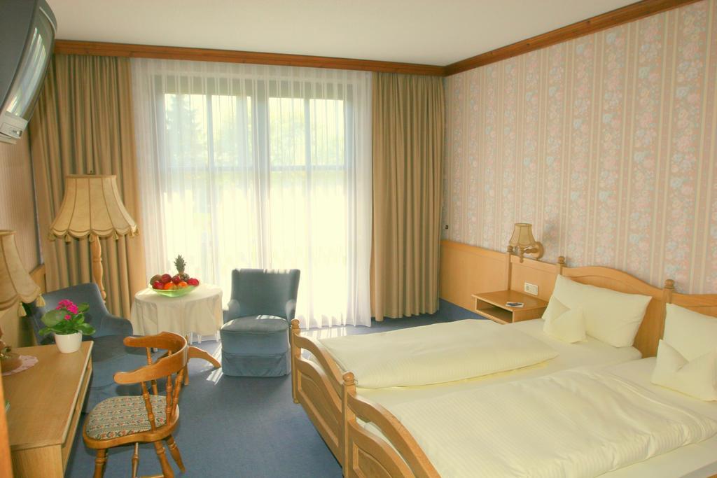 Krone Am Park - Gaestehaus Des Hotel Krone Alzenau in Unterfranken Exterior foto